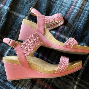 Pink wedges